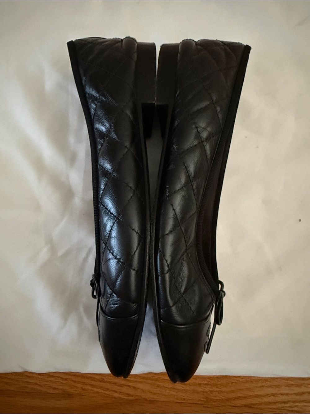 CHANEL Black Quilted Leather Ballet Flats with Bow - Picture 3 of 3